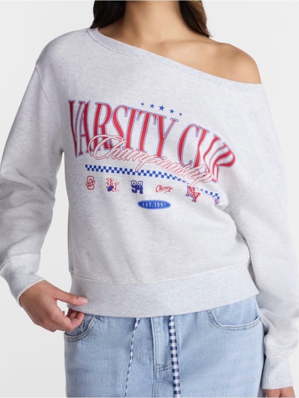 No Boundaries Light Gray Off-Shoulder Varsity Graphic Sweatshirt Women’s XXS
